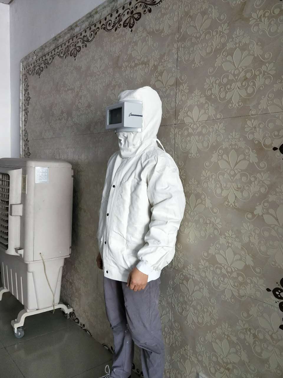 關(guān)于噴砂服的防護(hù)措施及其材質(zhì)優(yōu)勢(shì)